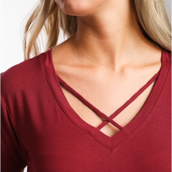 White Crow Sleek Crossroads T-Shirt - Merlot - Picture 3 of 8